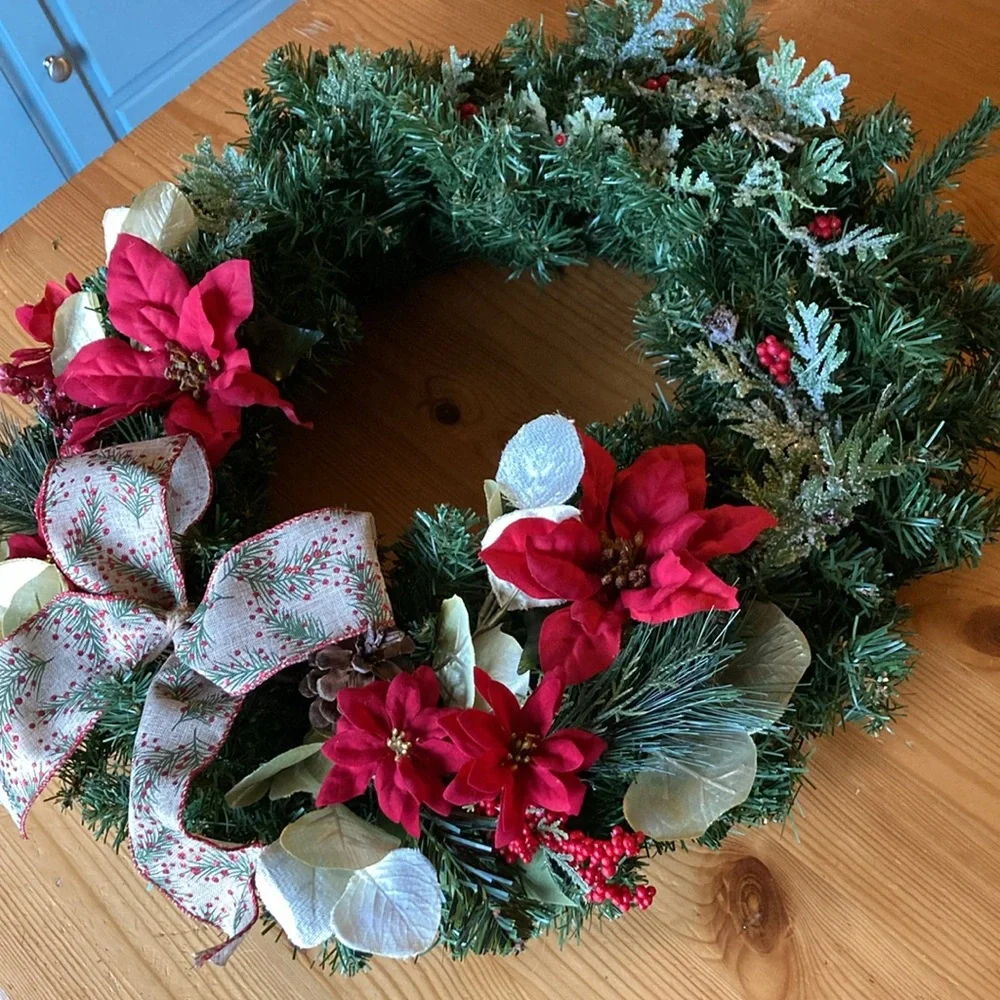 NEW Gorgeous Handmade Christmas Wreath, poinsettias, 22” wide